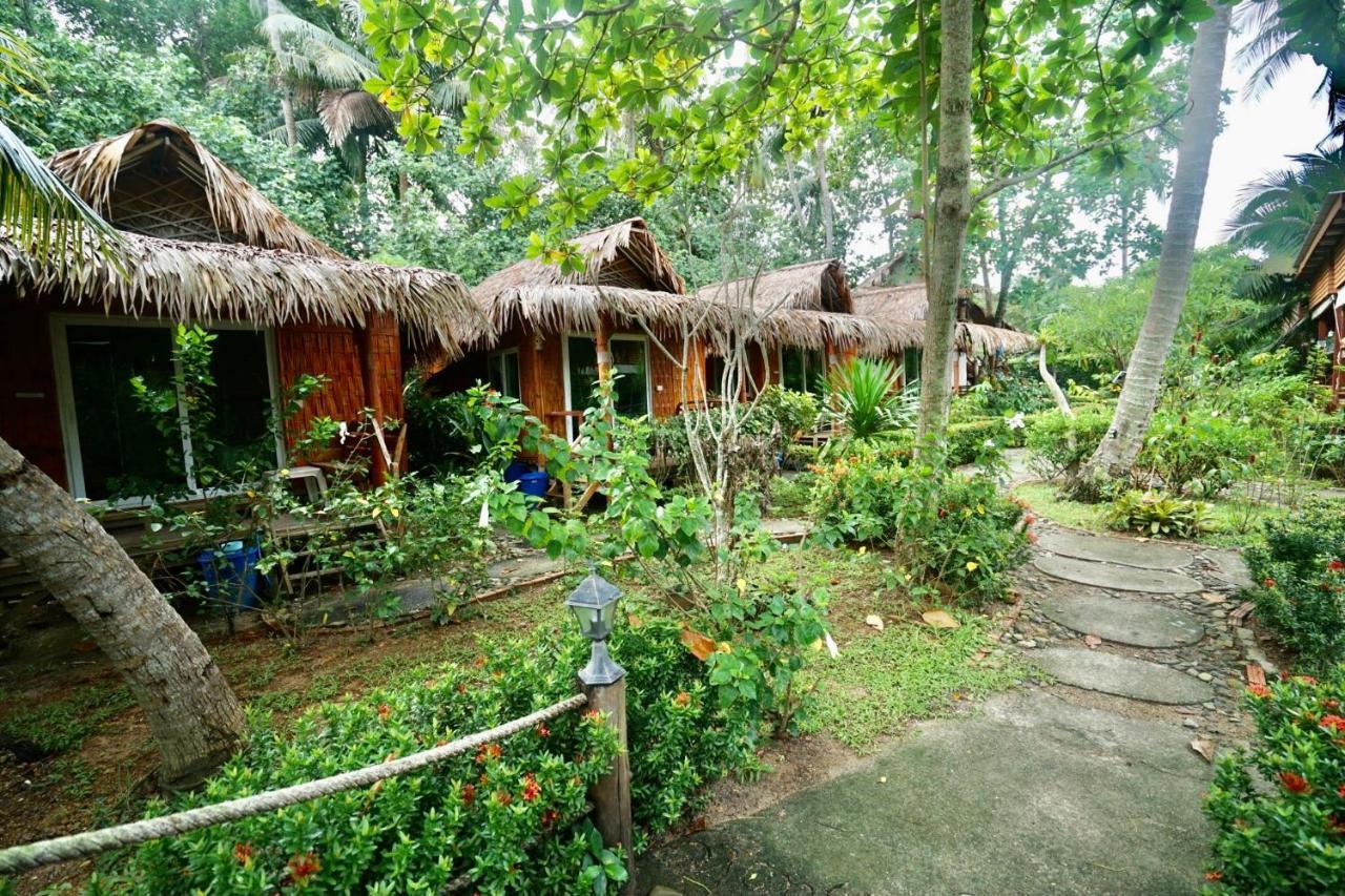 Mook Montra Resort Sea Front Koh Mook Exterior photo