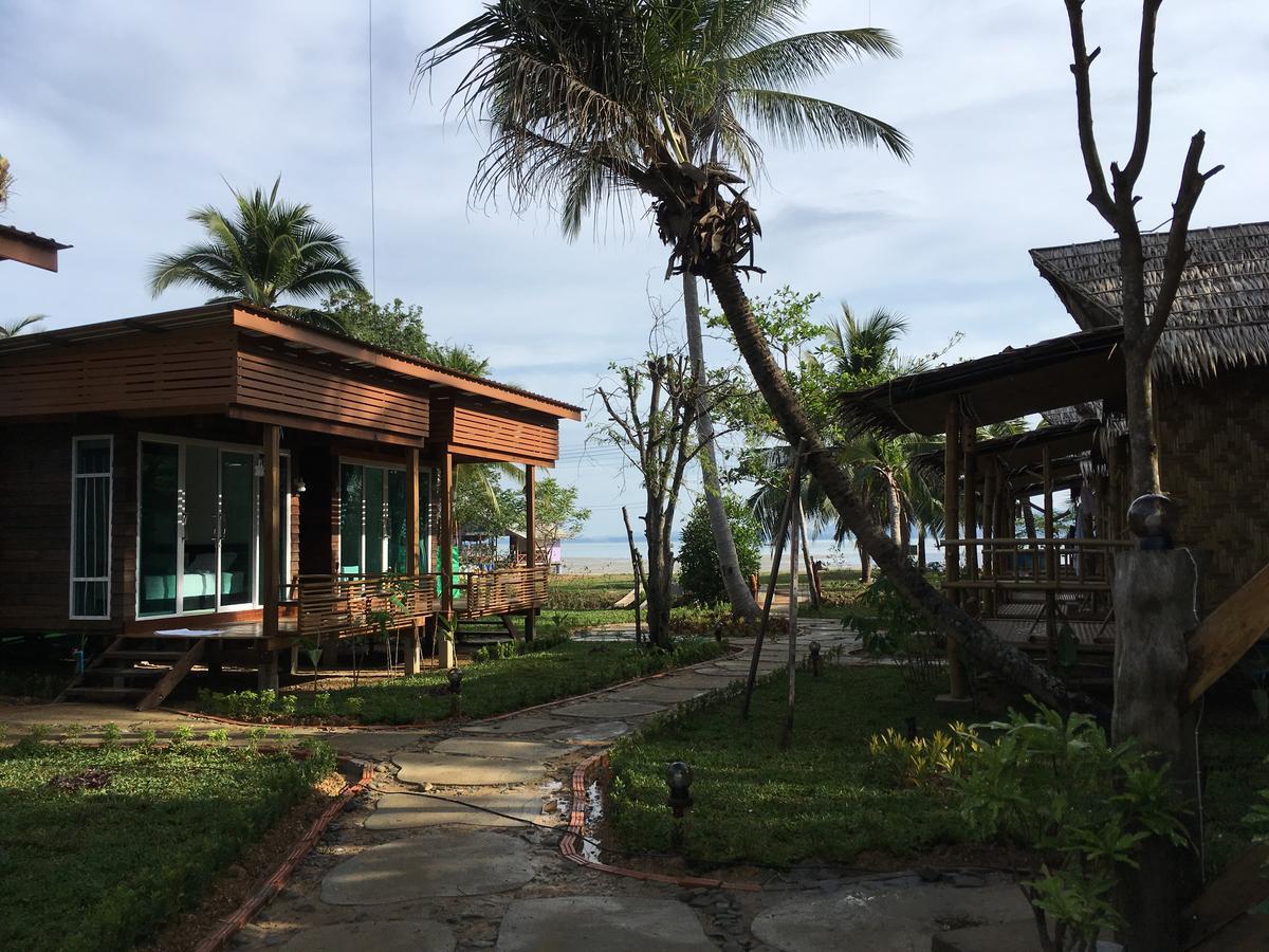 Mook Montra Resort Sea Front Koh Mook Exterior photo