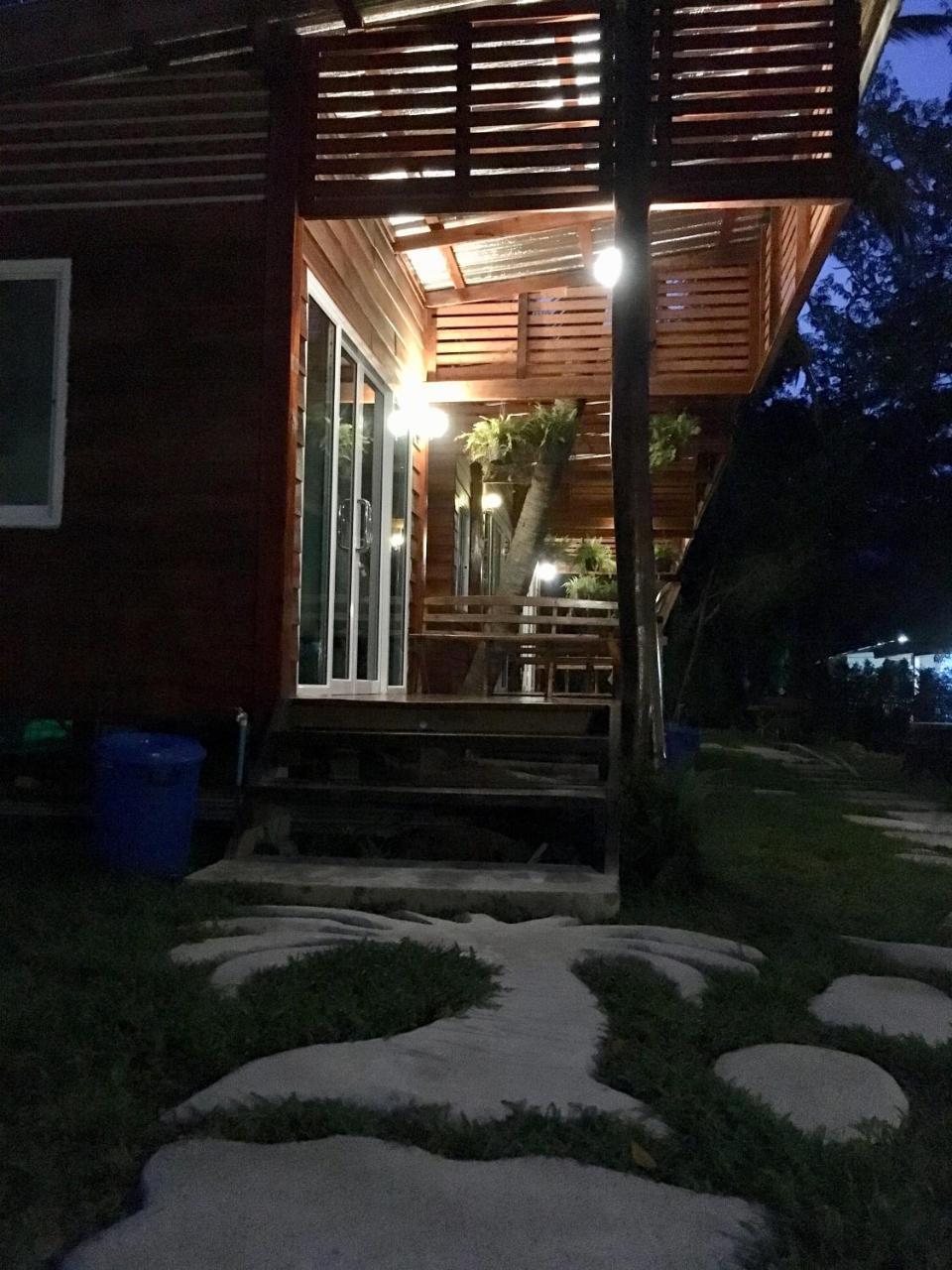 Mook Montra Resort Sea Front Koh Mook Exterior photo