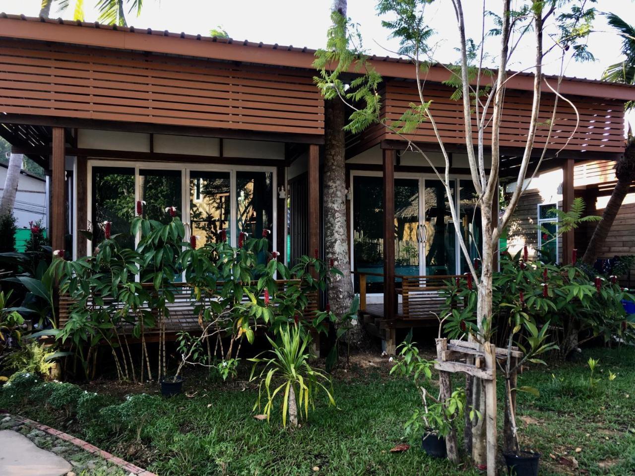 Mook Montra Resort Sea Front Koh Mook Exterior photo