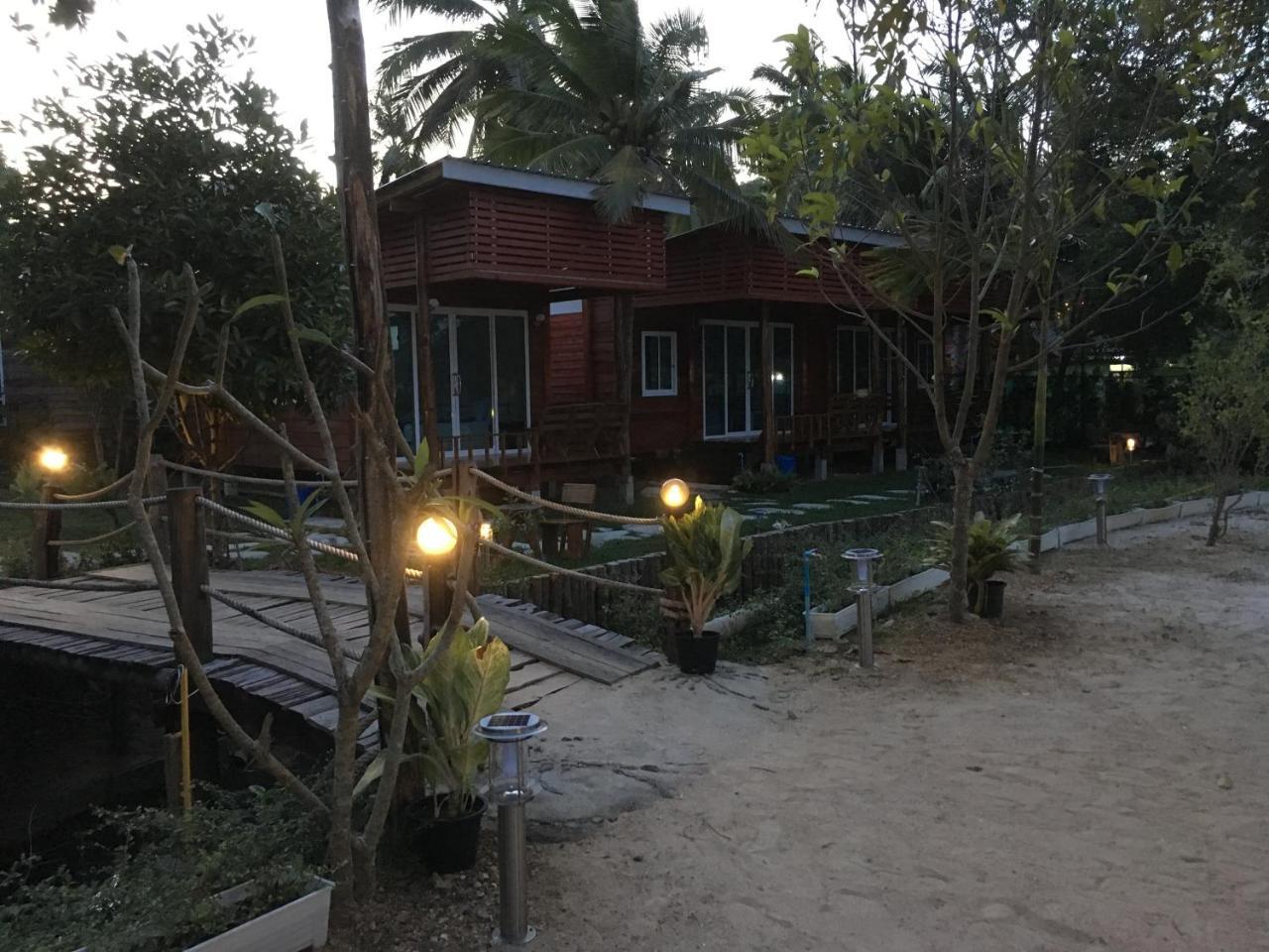 Mook Montra Resort Sea Front Koh Mook Exterior photo
