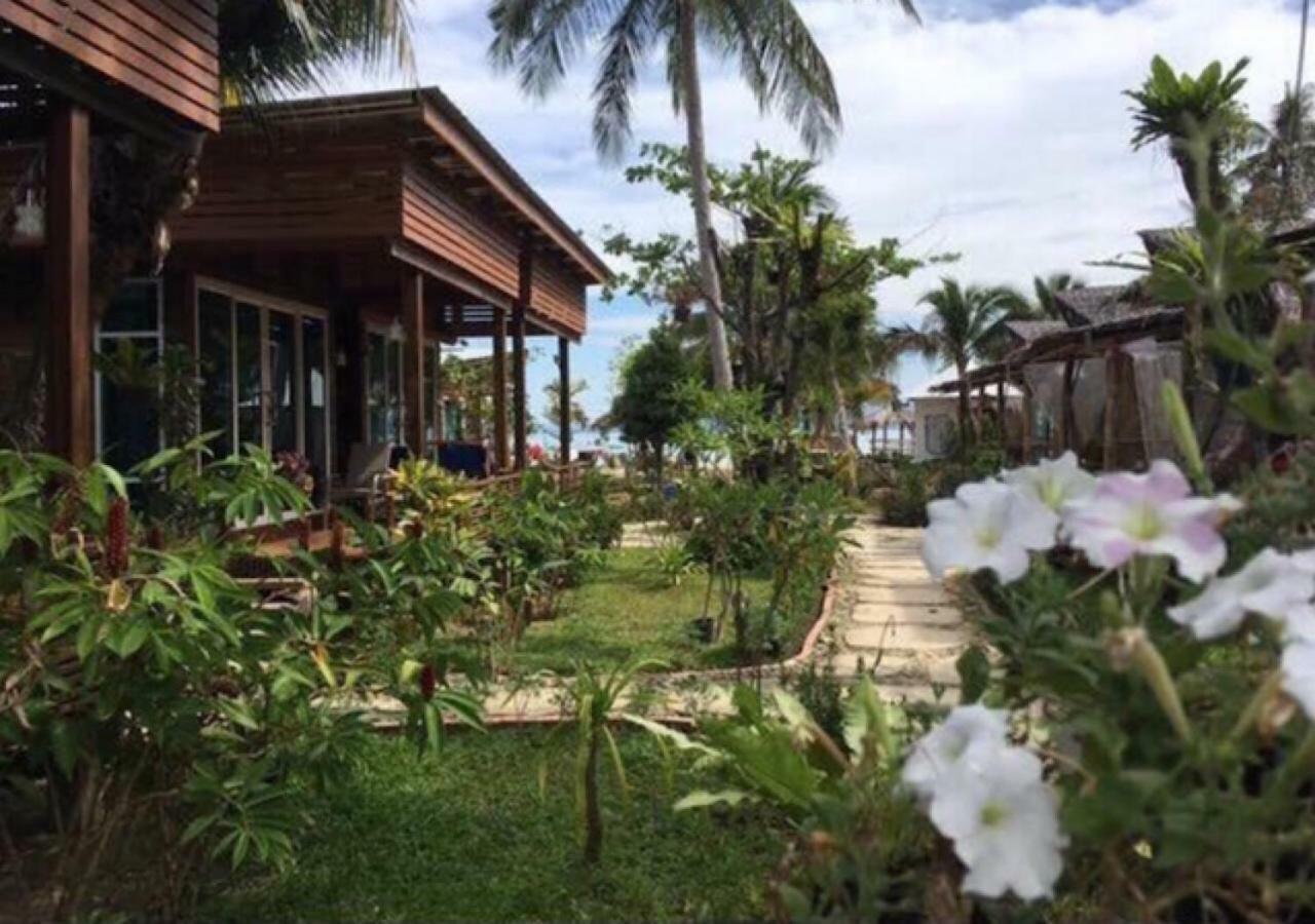 Mook Montra Resort Sea Front Koh Mook Exterior photo