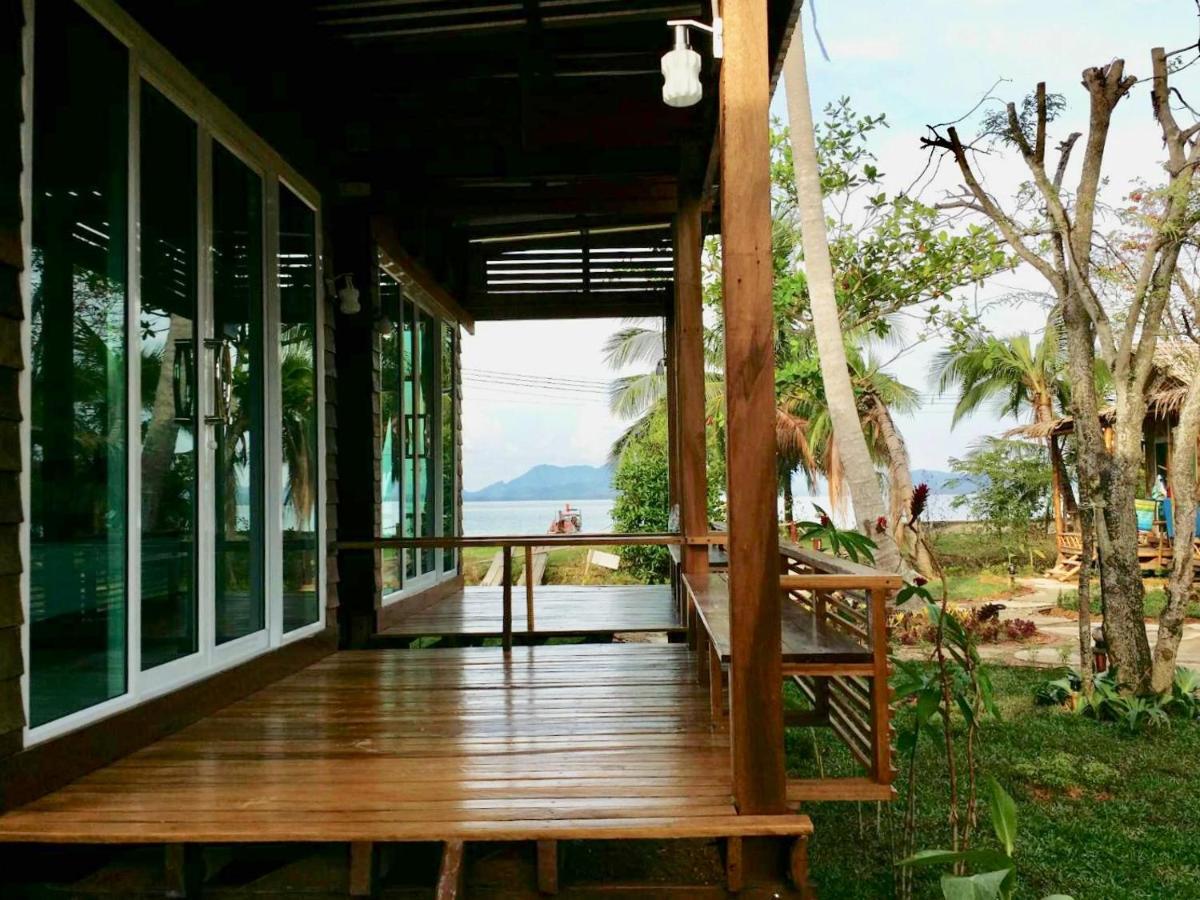 Mook Montra Resort Sea Front Koh Mook Room photo